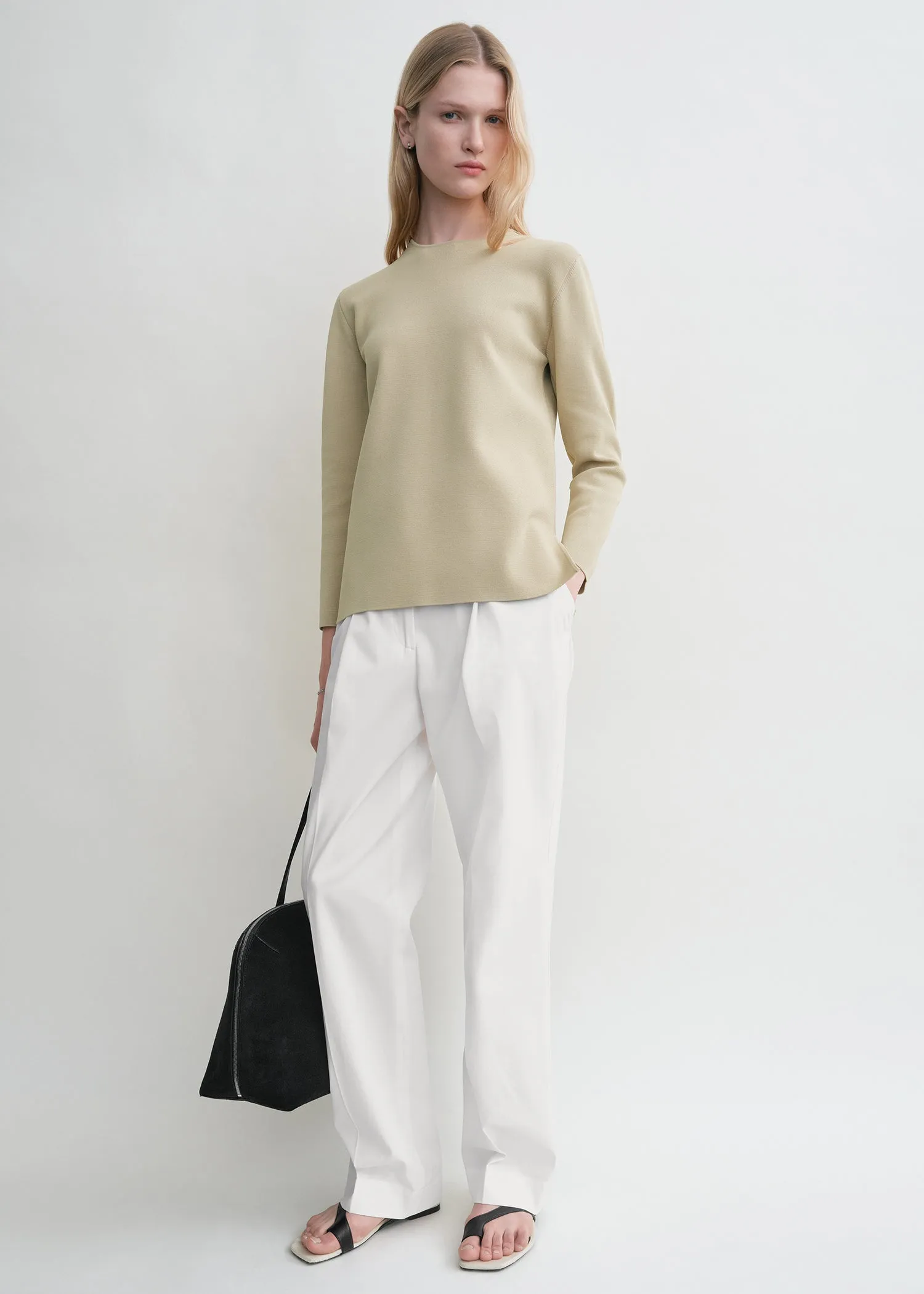 Compact knit desert