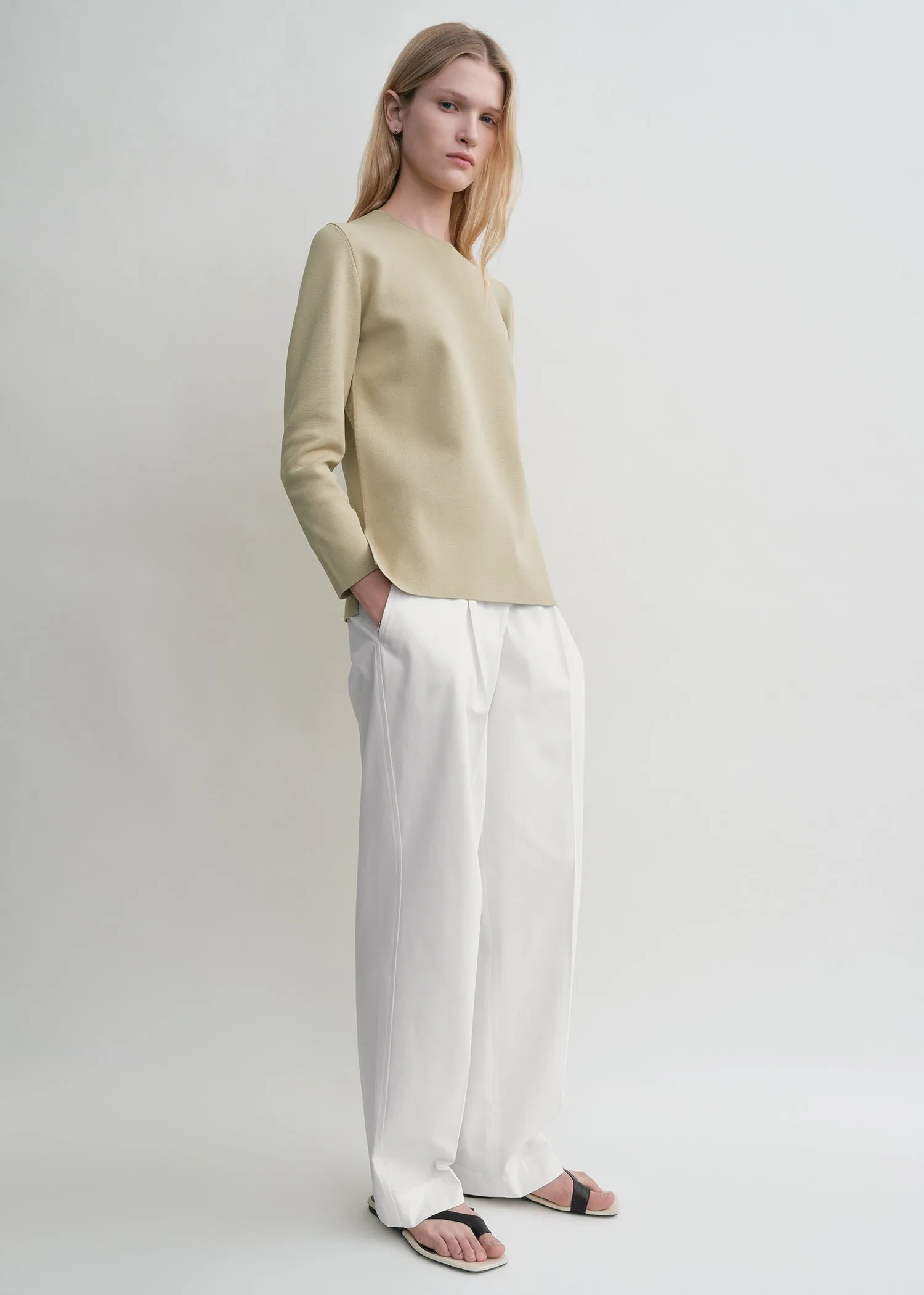 Compact knit desert