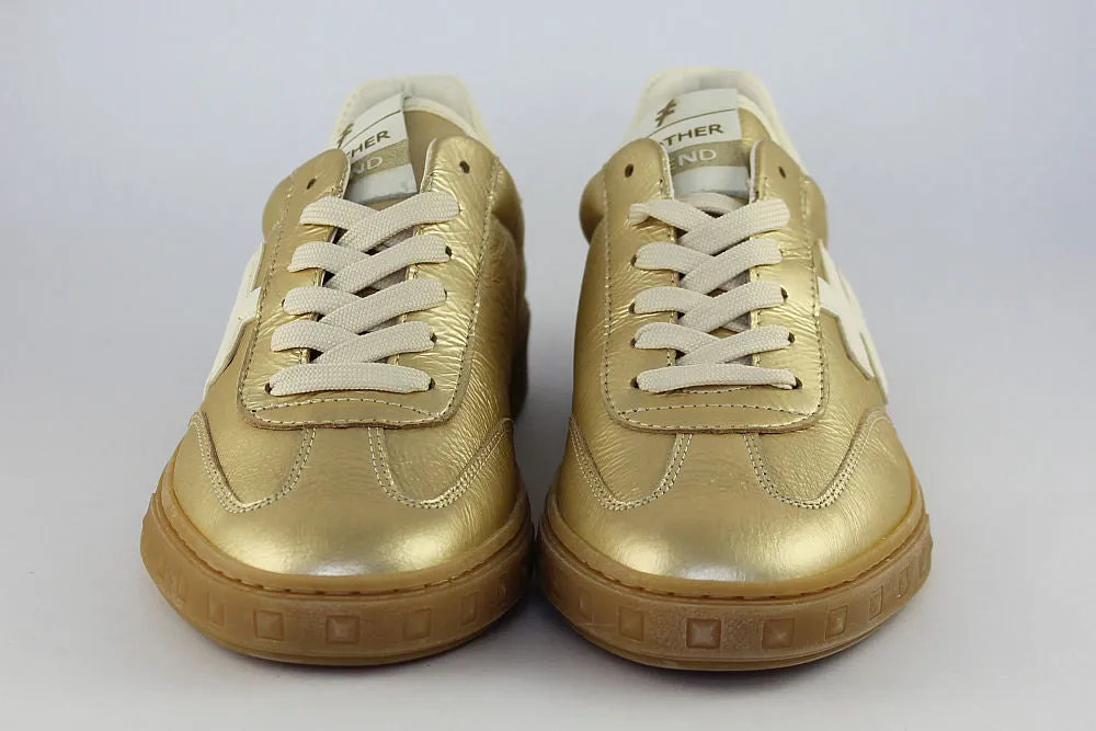 'Iconic II' in Champagne Gold Trainer