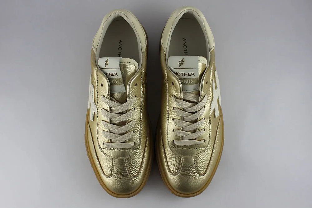 'Iconic II' in Champagne Gold Trainer