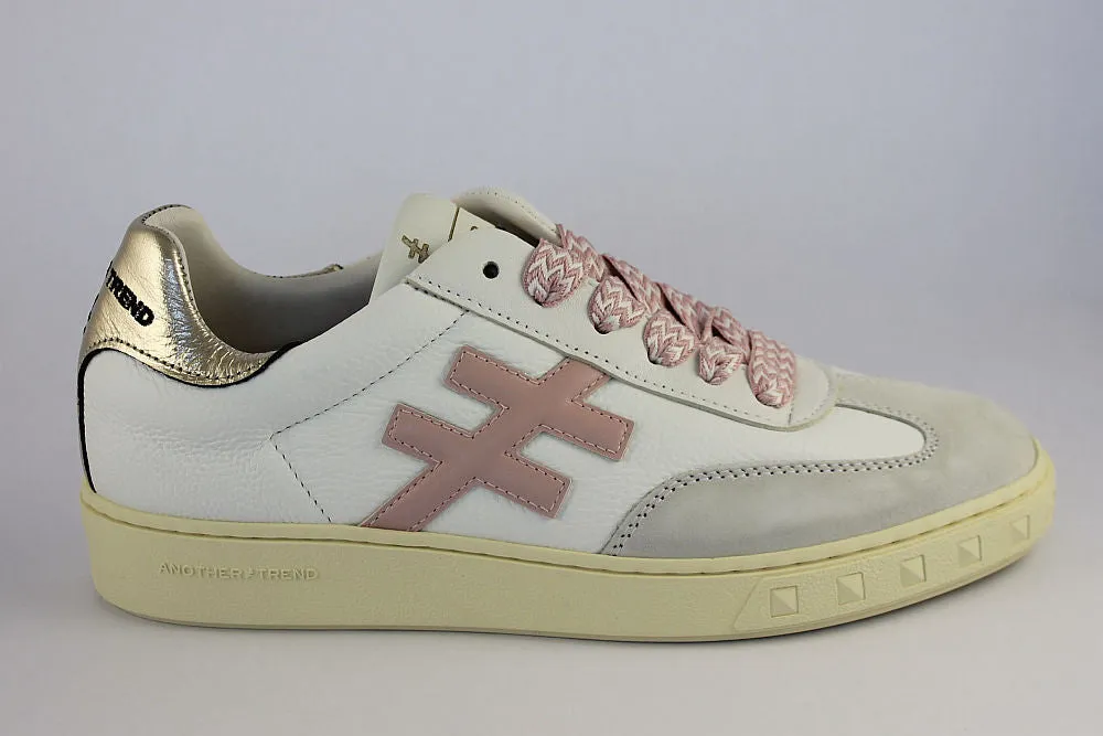 'Iconic II' in White Trainer
