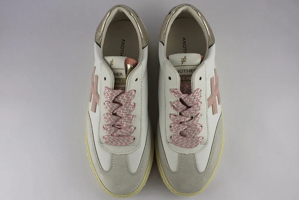 'Iconic II' in White Trainer