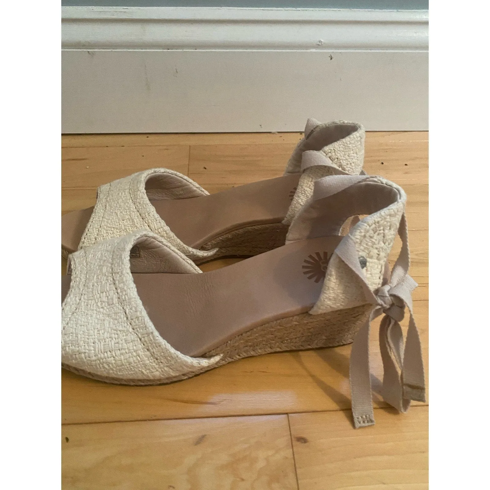 NWOB Ugg Fabric Espadrilles Size 8